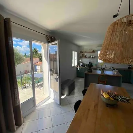 Charmante Maison Provencale Avec Piscine *