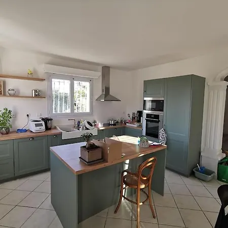 Charmante Maison Provencale Avec Piscine